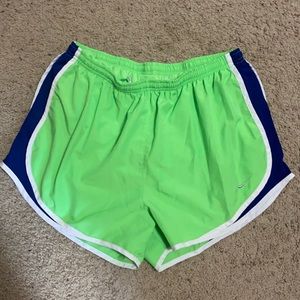 XL Women’s Nike Temp Short